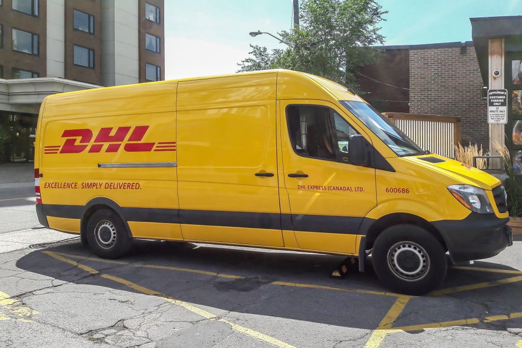 Pour faire une réclamation auprès de DHL, envoyez un courrier postal à l’adresse qui suit : 