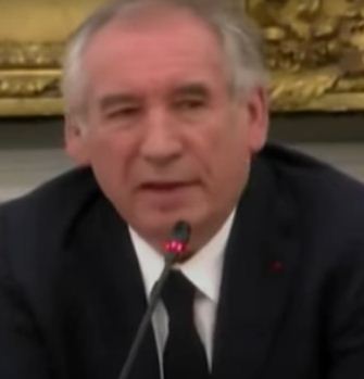 Entrer en relation avec François Bayrou le Premier ministre