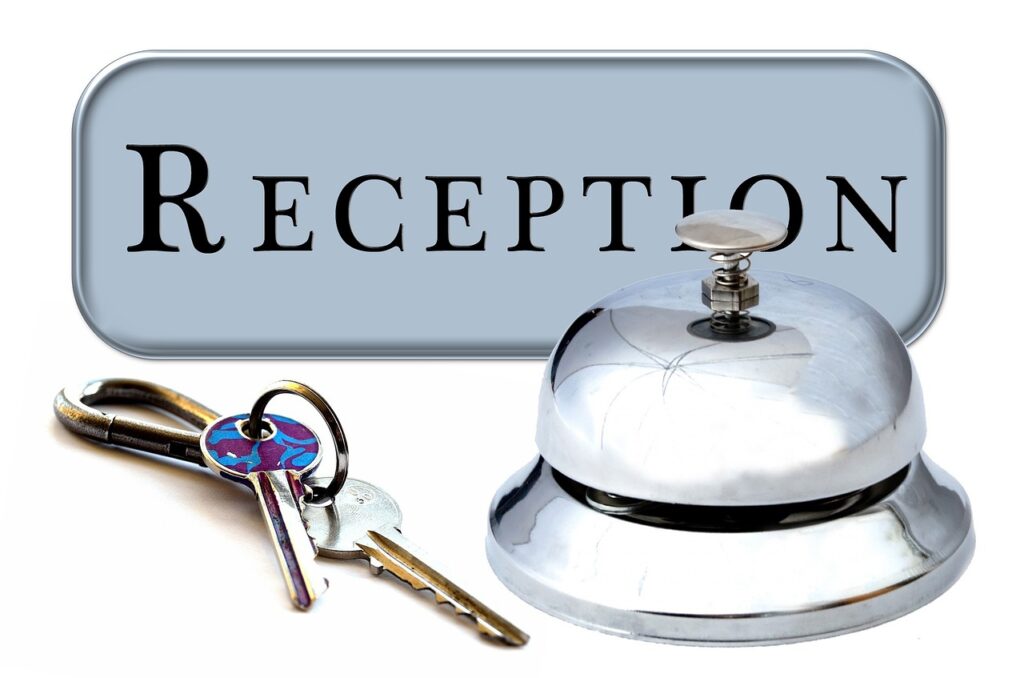 Joindre le Service de réservation d'hôtels et hébergements (Airbnb, Booking)